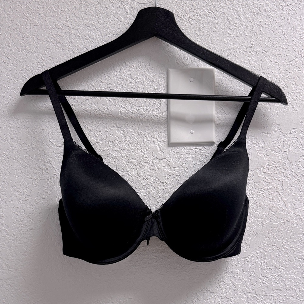 Victoria's Secret Convertible Body By Victoria Black Bra
 34DD